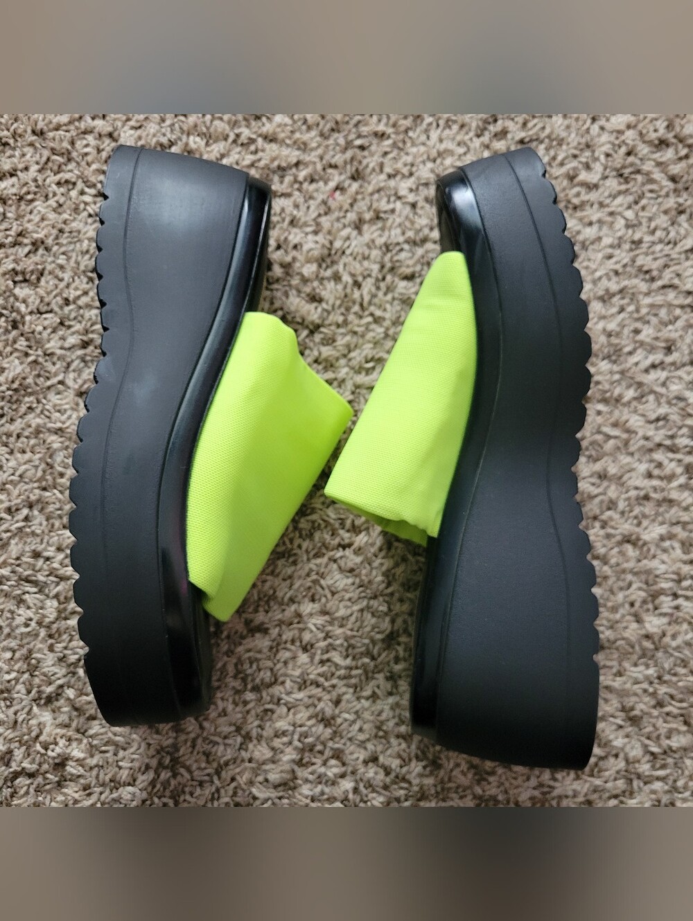 Steve Madden X UO Scrunchy Platform Sandals Shoes Neon Green Yellow Slinky 8 - Picture 5 of 11